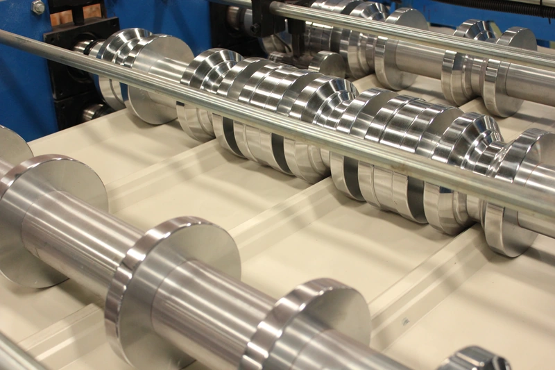 Roof sheet machine